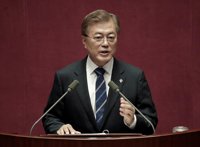 Moon dice que disputa con Japón por las 'mujeres de confort' no puede ser resuelta con el acuerdo de 2015