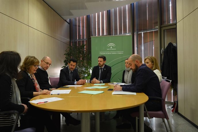 Nota Y Fotos/ La Junta Recibe 76 Proyectos Dentro Del Programa De Desarrollo Ind