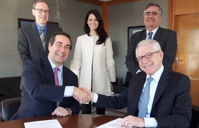 Acuerdo de colaboración entre Acerinox y Fundación General CSIC
