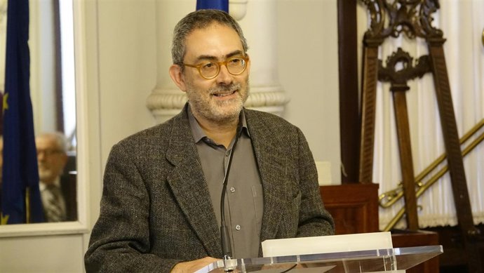 Antonio Rivero Taravillo poeta escritor traductor Premio Aforismos Pérez Estrada