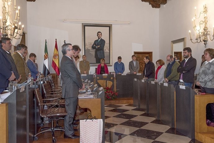 Nota Pleno Diputación De Cáceres