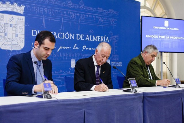 Diputación, Ayuntamiento y Abogados renuevan la Oficina Hipotecaria.