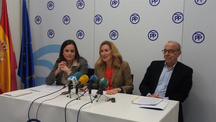 Cristina Sanz, Ana Beltrán y José Cruz Pérez Lapazarán