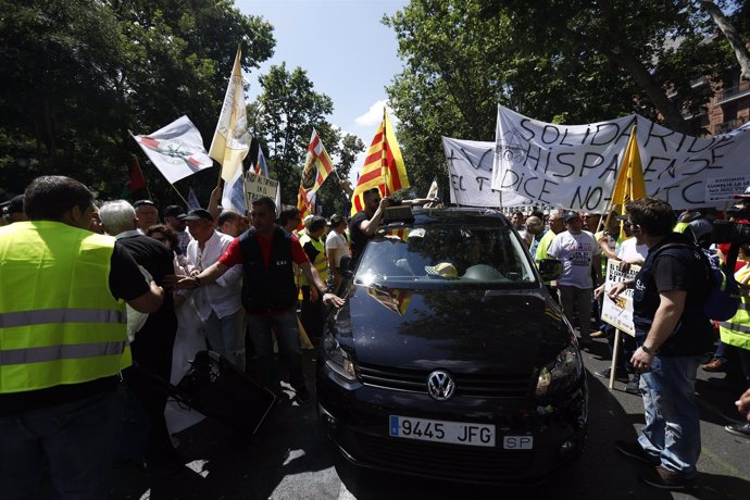 Manifestación de taxistas en Madrid contra Uber y Cabify