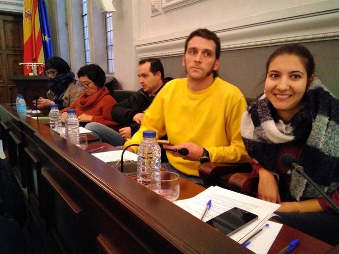 Oriol Ciurana y Marta Llorens (CUP Reus) en el pleno