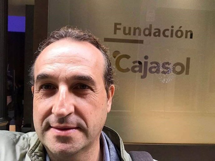 José Salinas consigue un microcrédito de 'Cien caminos al éxito'