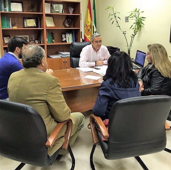 El alcalde de San José del Valle con su equipo de gobierno