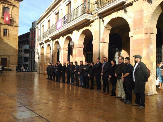 Minuto de silencio contra la violencia machista.