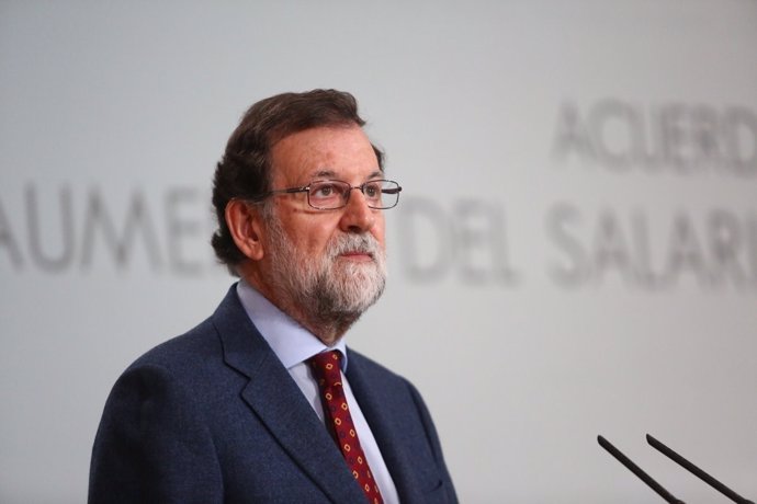Mariano Rajoy preside la firma del acuerdo social para la subida de