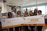 Dos entidades entregan a La Fe 17.702 euros del Medio Maratón para la investigación sobre cáncer en lactantes