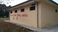 Aparecen pintadas a favor de Rodrigo Lanza en una caseta municipal del parque Plata y Castañar, en Villaverde