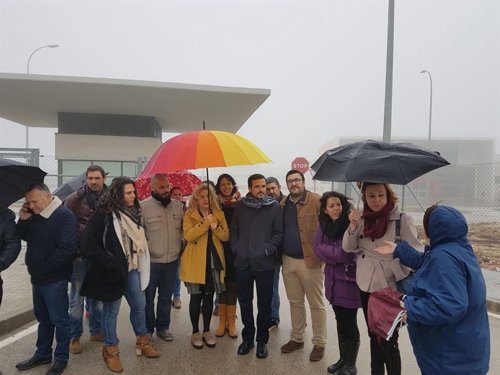 Alberto Garzón en la carcel de Archidona inmigrantes cie internamiento IU