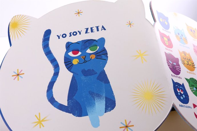 Libro en forma de gato para los recién nacidos