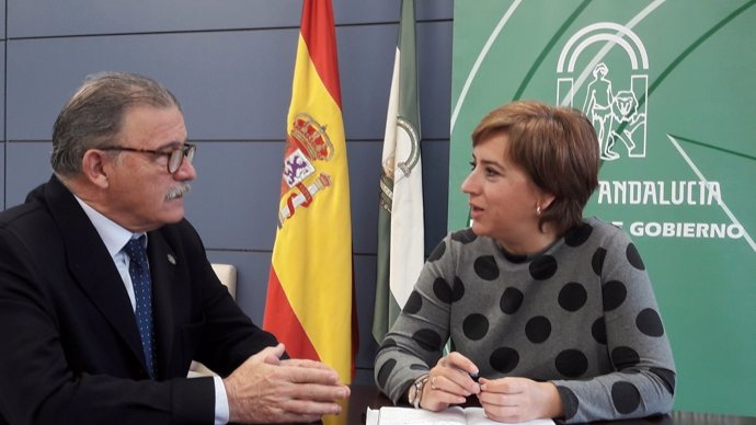 Eduardo Torres y Sandra García, en una reunión en la Junta