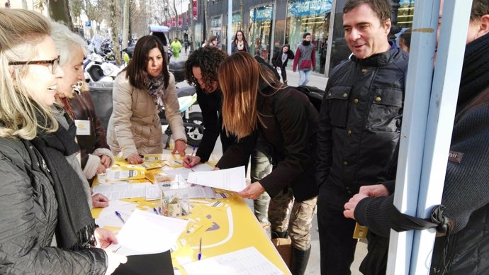 L'associació Parlem Español recull signatures a Barcelona