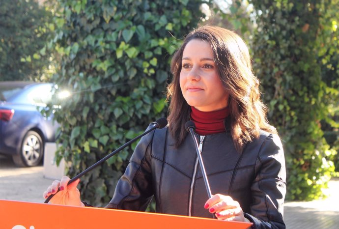 Inés Arrimadas en rueda de prensa