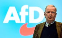 El líder de AfD pide dotar al partido de un mensaje "populista"