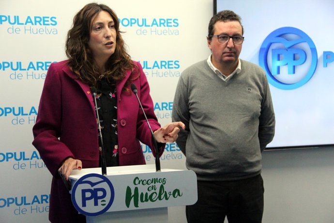 Rueda de prensa de la secretaria general del PP-A, Loles López, en Huelva