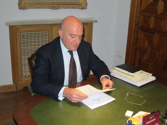 El presidente de la Diputación de Valladolid, Jesús Julio Carnero