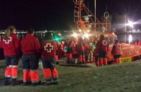 Rescatadas 60 personas, entre ellas 22 menores, de una patera en aguas del Estrecho