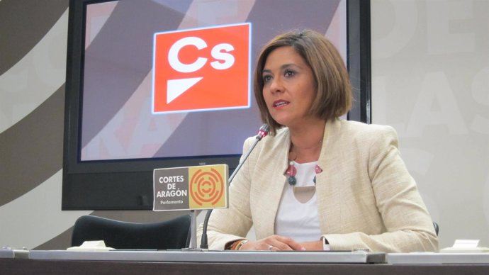 Susana Gaspar (Cs) en rueda de prensa en las Cortes de Aragón