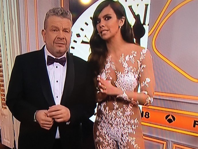 Cristina Pedroche, look mono pronovias Nochevieja 2017 Campanadas 2018