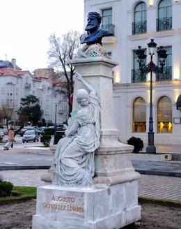Monumento a Augusto González Linares restaurado