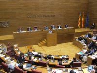 Podemos ve "conformista" el discurso de Puig y recuerda que "todavía queda mucho por hacer en esta legislatura"
