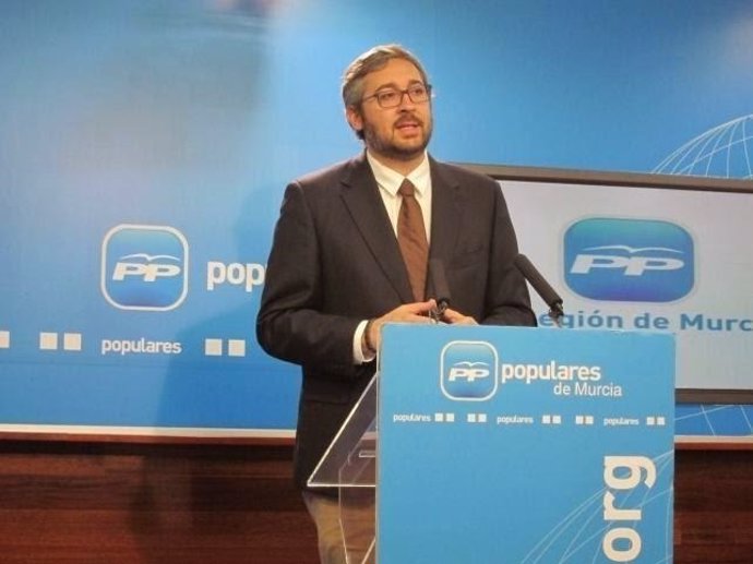 El portavoz del Partido Popular de la Región de Murcia, Víctor Martinez