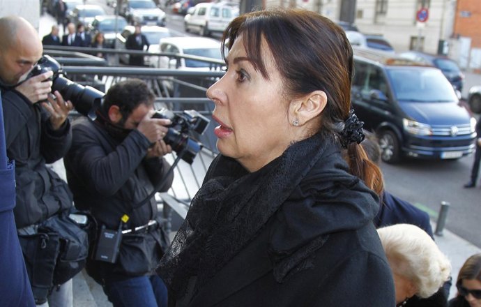 CARMEN MARTÍNEZ BORDIÚ 