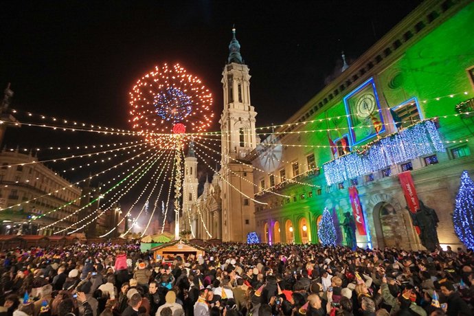 Nit de Cap d'Any a la plaça del Pilar