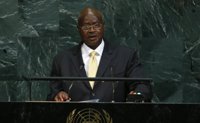 Museveni promulga la ley que anula el límite de edad para ser presidente