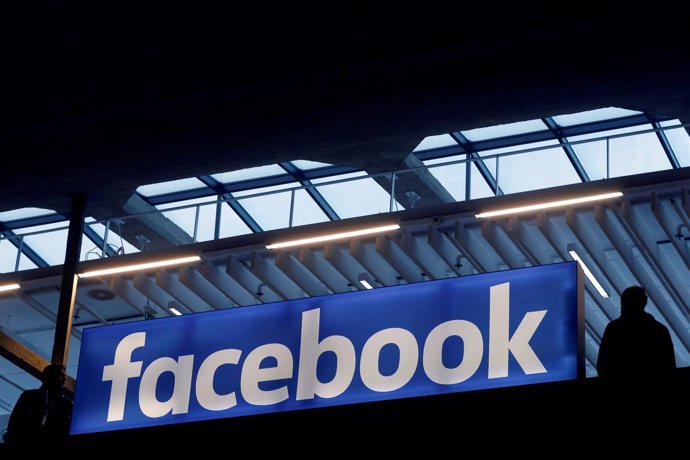 El logotipo de Facebook, en una reunión de start-up en París
