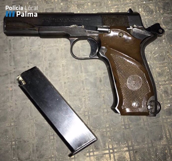 Pistola encontrada por Emaya