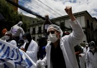 El Gobierno boliviano y los médicos firman un preacuerdo
