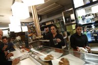 Andalucía lidera la bajada del paro en diciembre y cierra 2017 con 825.364 desempleados