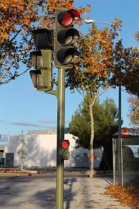 Ayuntamiento de Madrid rechaza cambiar la sincronización de semáforos para reducir la velocidad de los coches a 30km/h
