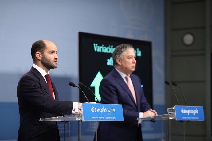 Juan Pablo Riesgo i Tomás Burgos presenten les dades d'atur