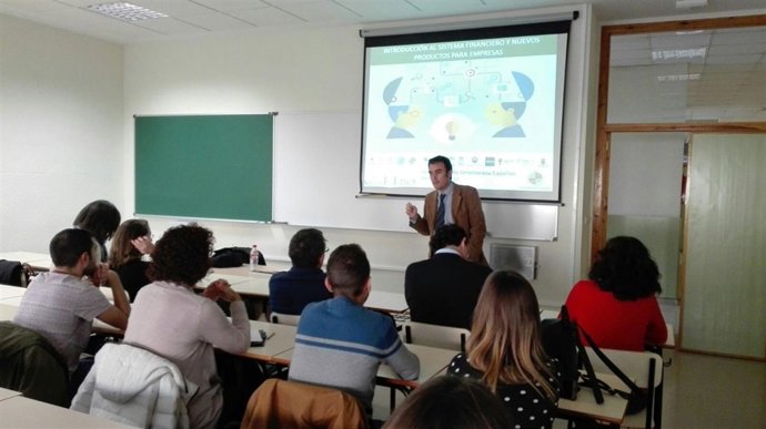 Charla de Edufinet al alumnado de la UJA