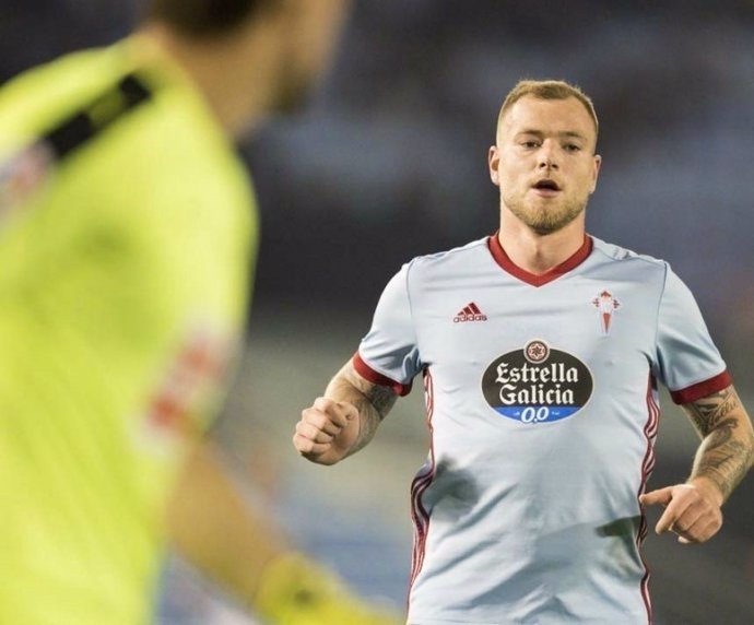 John Guidetti durante un partido