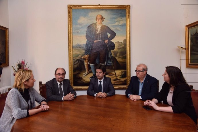 Reunión de Javier Lambán con el alcalde de Huesca, Luis Felipe
