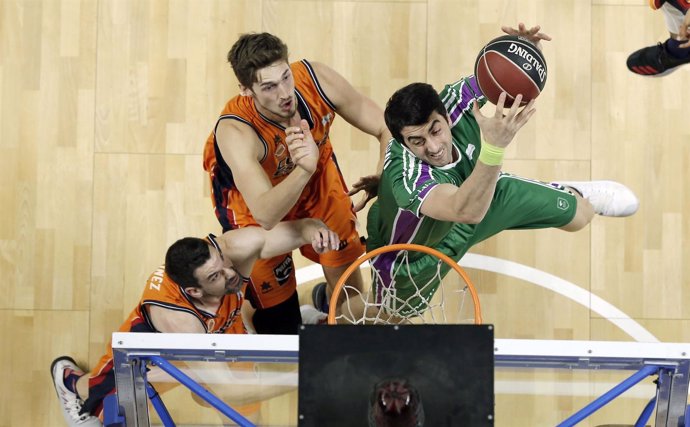 Unicaja Málaga y Valencia Basket se miden en la Liga Endesa