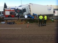 Víctimas y automovilistas piden actuar urgentemente ante la "tragedia" de 1.200 muertos en carreteras españolas en 2017