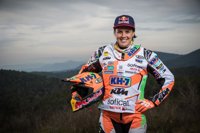 Laia Sanz: "El objetivo en el Dakar es acabar entre los 15 primeros"
