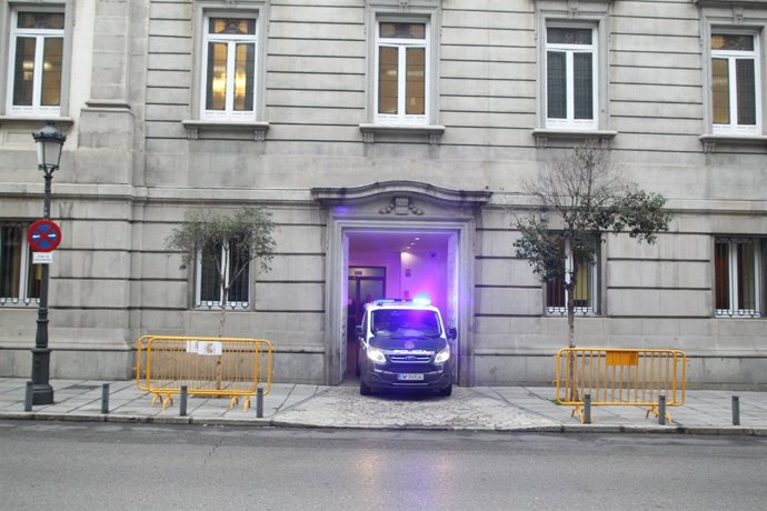 Junqueras arriba en furgó de la Policia al Tribunal Suprem 