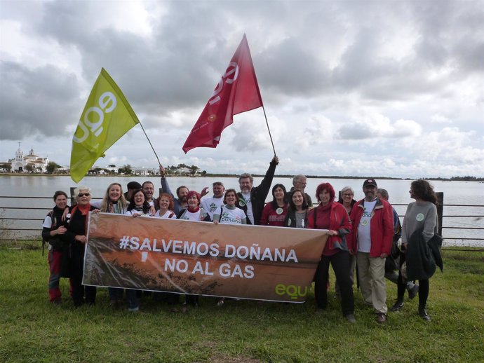 EQUO en la manifestacion contra el proyecto gasista en Doñana