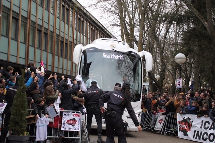 Soria.- Llegada del autobús del Real Madrid a Soria