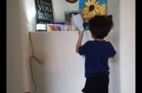 Un niño de cuatro años le canta 'Recuérdame', la canción de la película mexicana 'Coco', a su hermana fallecida