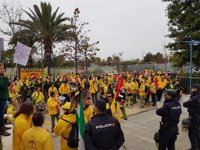 Varios centenares de trabajadores de Amaya protestan en Sevilla al considerar un "paripé" la mesa del convenio