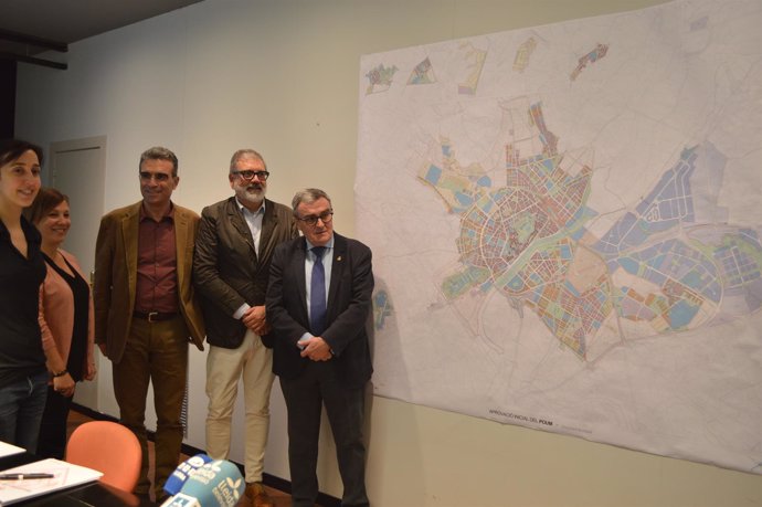 Angel Ros ha presentado el nuevo plan de ordenación urbanística municipal de Lle